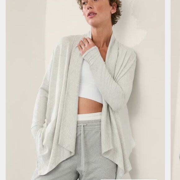 Athleta Sweaters - Athleta Pranayama Restore Wrap size XL grey